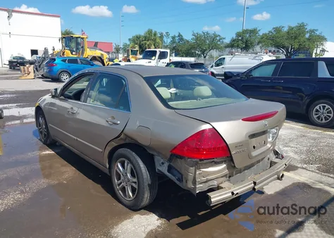 2006 Honda Accord 2.4 Ex z USA, uszkodzony, nr VIN 1HGCM56706A174657